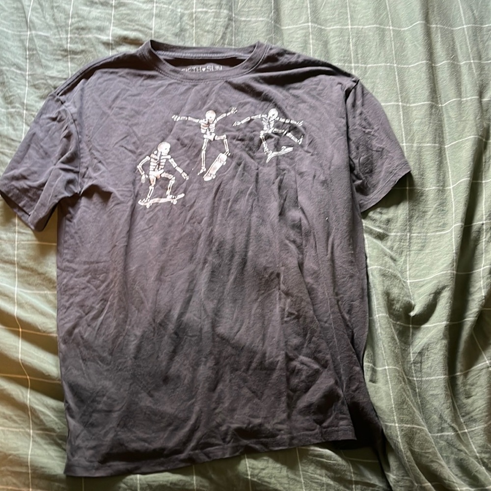 Fifth Sun shirt, size XL